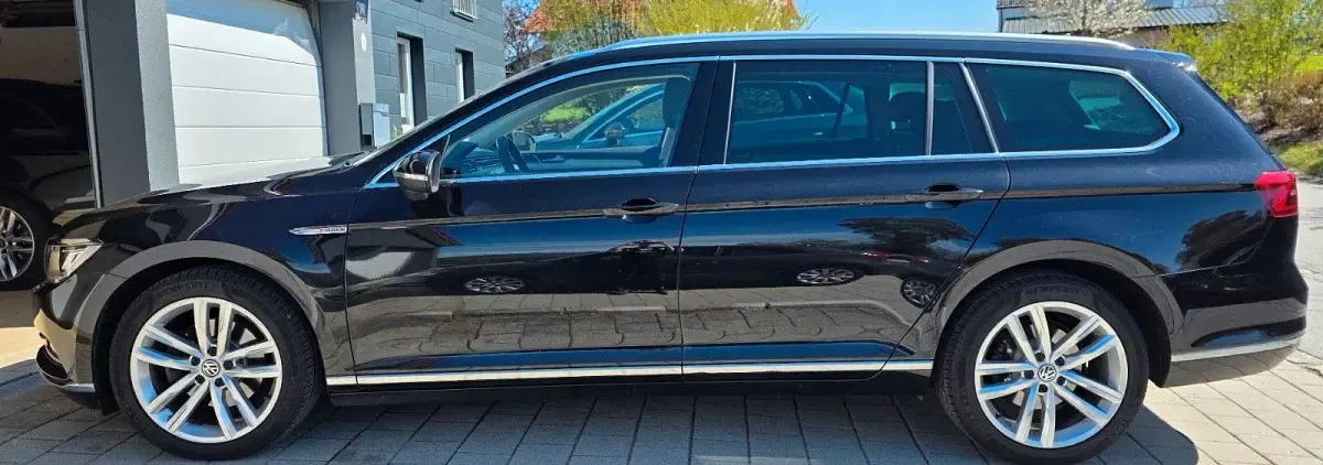 Second-hand VW Passat Highline 190 CP (139 kW) 2017 Negru Berlinǎ