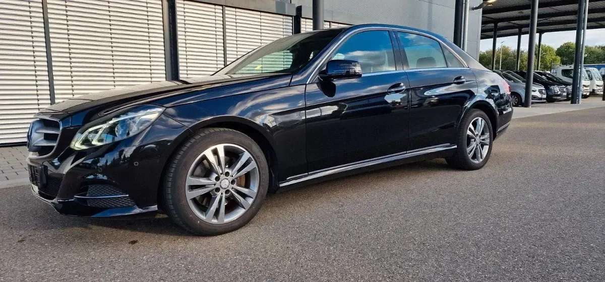 Gebraucht Mercedes E350 Avantgarde 306 PS (225 kW) 2013 Schwarz Limousine