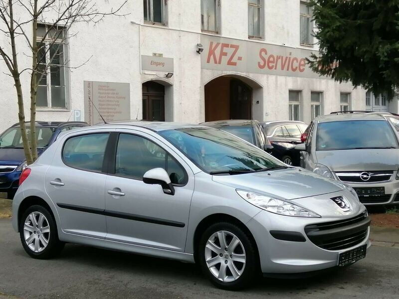 Gebraucht Peugeot 207 Tendance 95 PS (69 kW) 2008 Grau metallic Kleinwagen