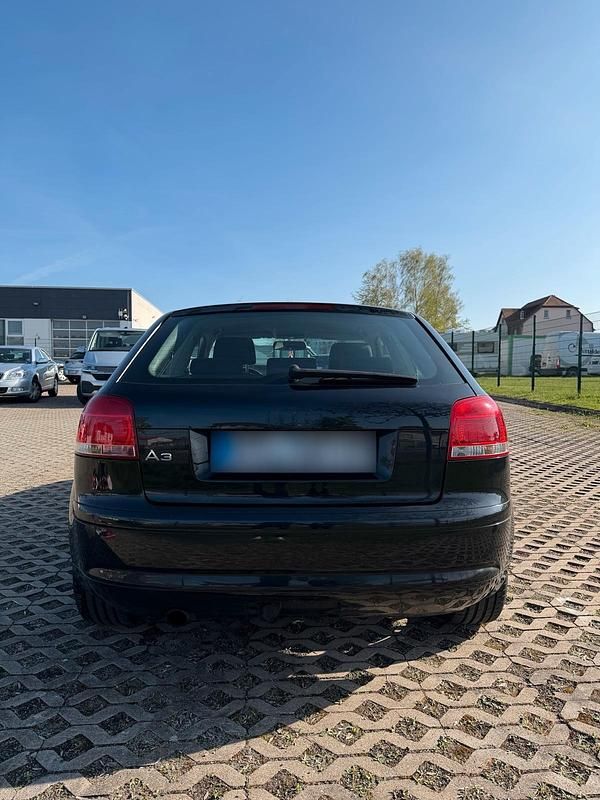 Gebraucht Audi A3 102 PS (75 kW) 2005 Schwarz Kleinwagen
