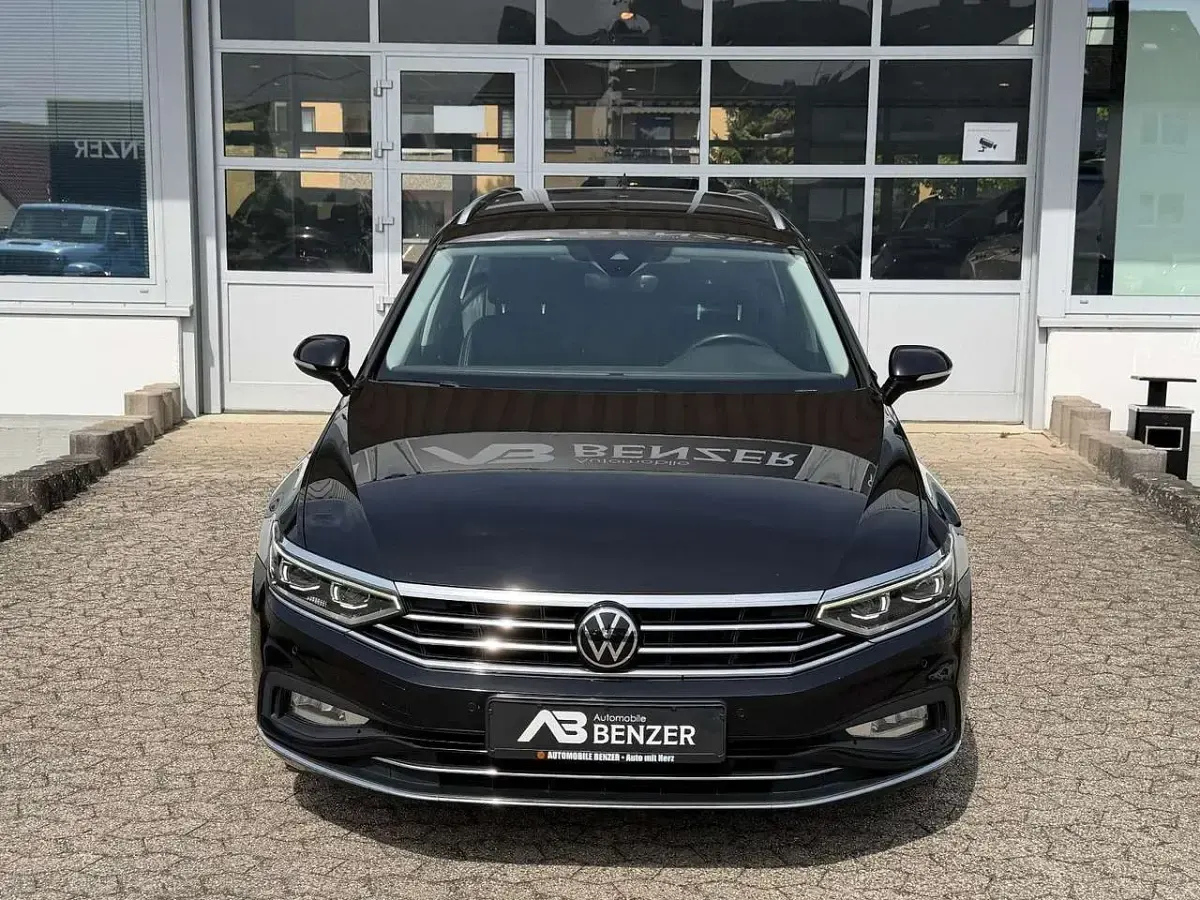 Gebraucht VW Passat Highline 150 PS (110 kW) 2021 Schwarz Kombi