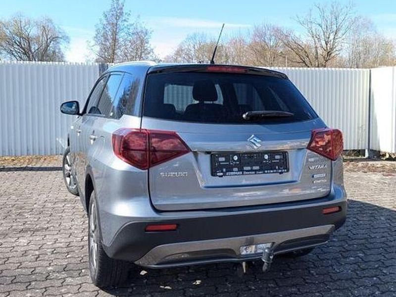 Gebraucht Suzuki Vitara Comfort 129 PS (94 kW) 2022 Silber metallic SUV