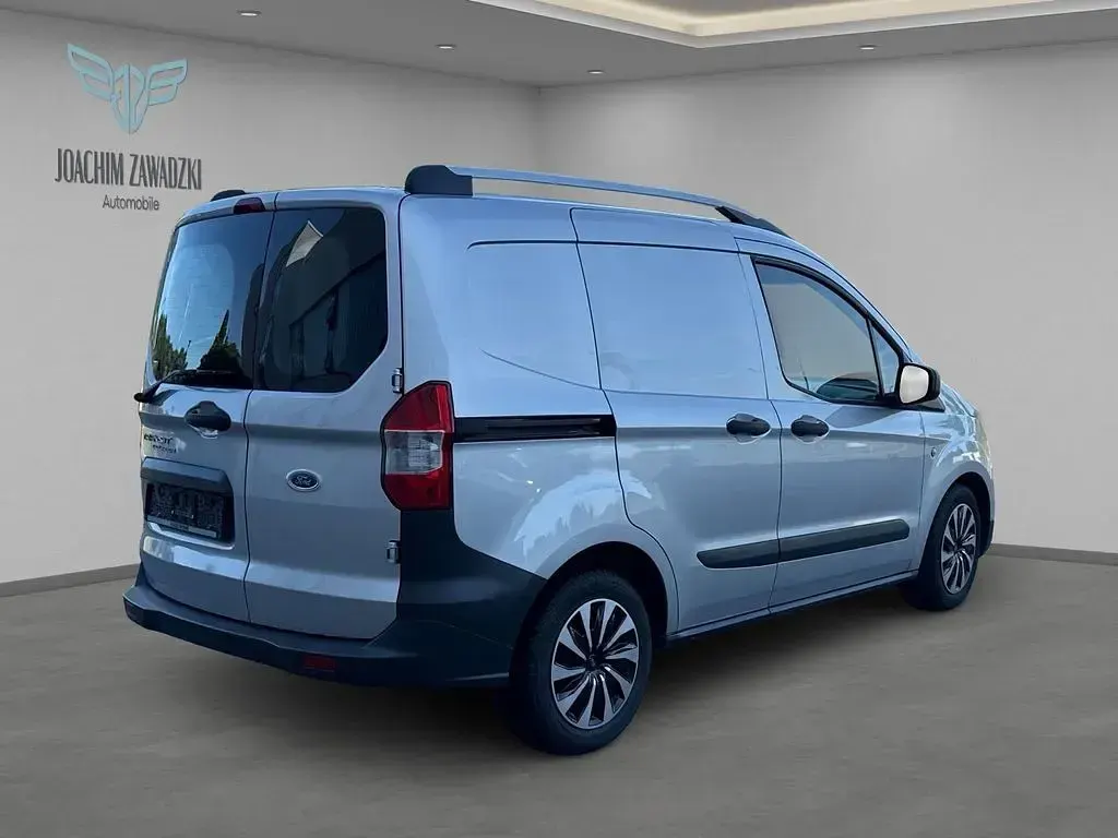 Gebraucht Ford Courier Trend 101 PS (74 kW) 2022 Silber Van / Kleinbus