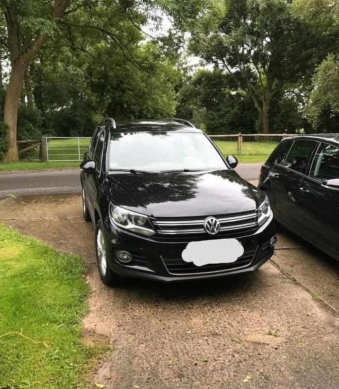 Schwarz Gebraucht 2014 VW Tiguan Sportline SUV | 10.500 € (Guter Preis) - Bild 1/4