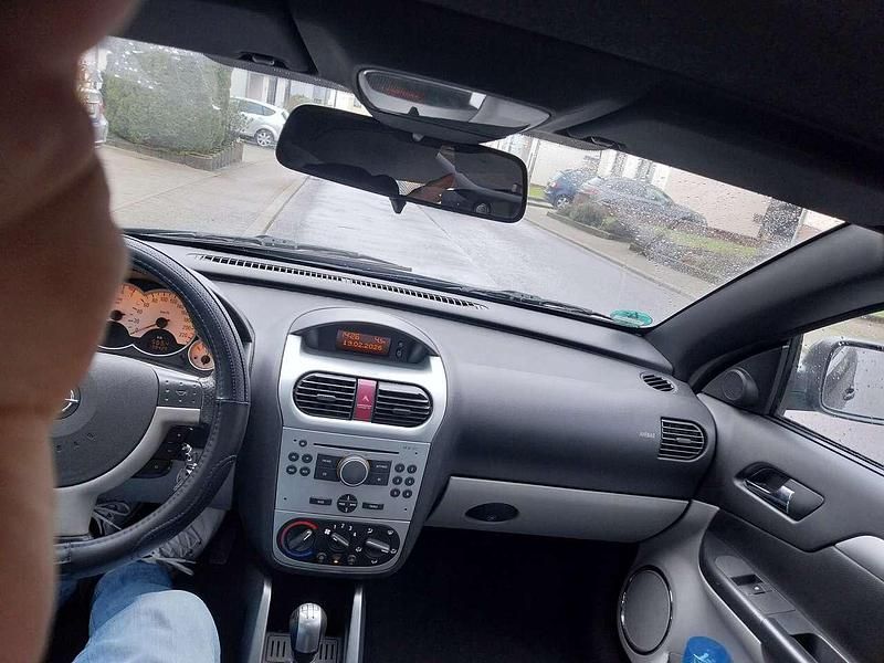 Gebraucht Opel Tigra 90 PS (66 kW) 2008 Schwarz Cabrio