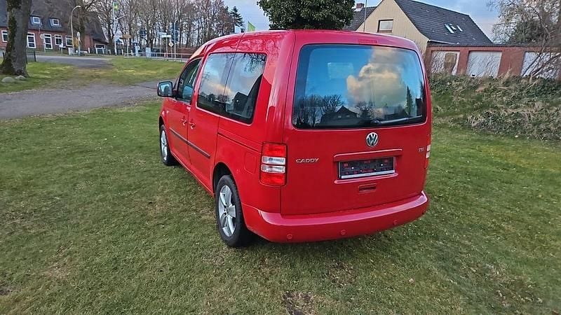Gebraucht VW Caddy 105 PS (77 kW) 2012 Rot Van / Kleinbus