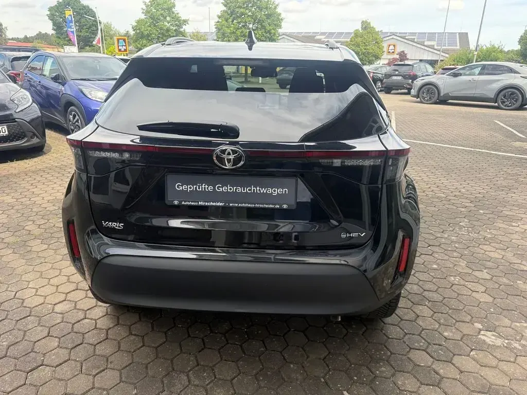 Gebraucht Toyota Yaris Cross 131 PS (96 kW) 2025 Schwarz SUV