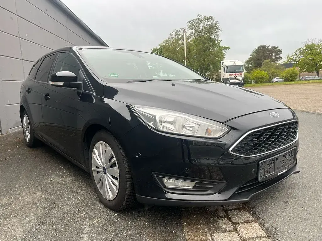 Gebraucht Ford Focus Business Edition 150 PS (110 kW) 2015 Schwarz Limousine