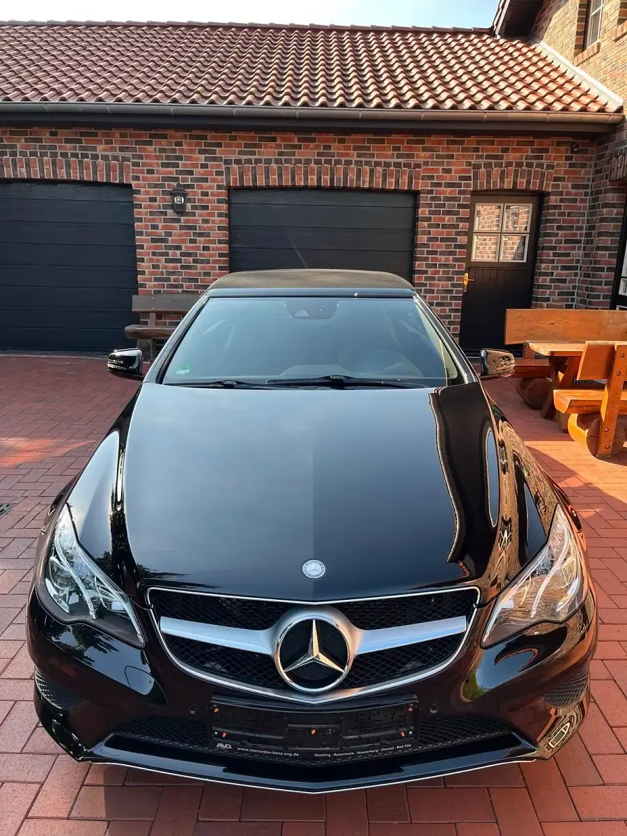 Gebraucht Mercedes E220 170 PS (125 kW) 2017 Schwarz Cabrio