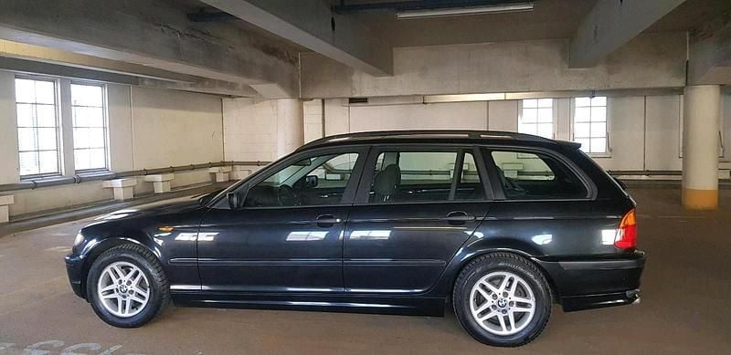 Gebraucht BMW 318 143 PS (105 kW) 2004 Schwarz Kombi