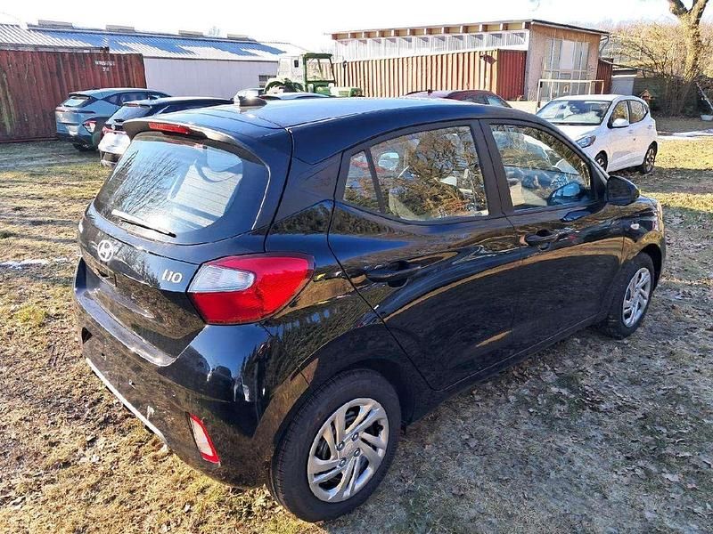 Gebraucht Hyundai i10 Select 63 PS (46 kW) 2025 Phantom black Kleinwagen