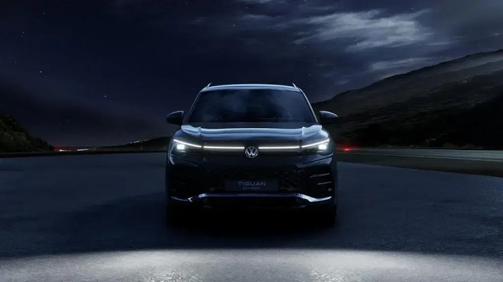 Neu VW Tiguan R-line 150 PS (110 kW) 2026 Uranograu SUV