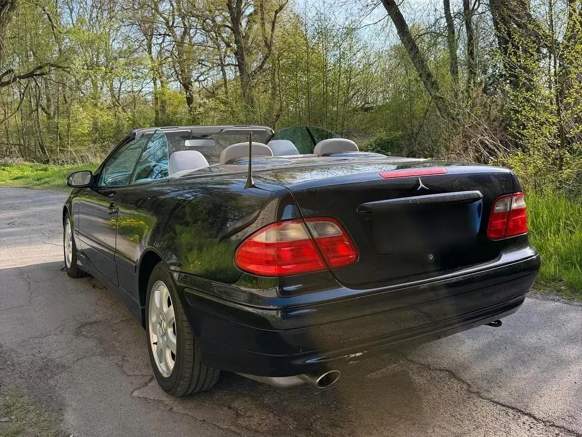 Gebraucht Mercedes CLK200 163 PS (119 kW) 2002 Blau Cabrio
