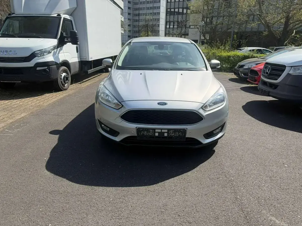 Gebraucht Ford Focus Trend 105 PS (77 kW) 2016 Polarsilber metallic Kombi
