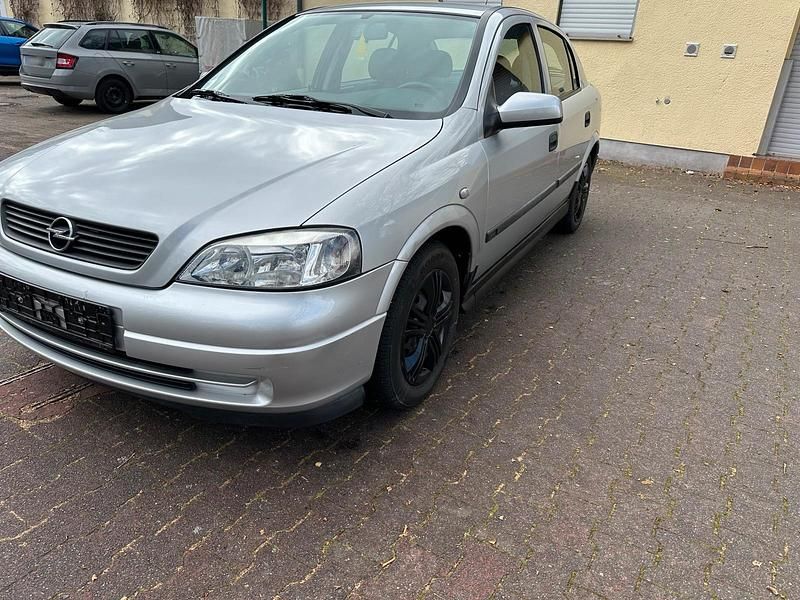 Gebraucht Opel Astra 75 PS (55 kW) 2000 Silber Kleinwagen