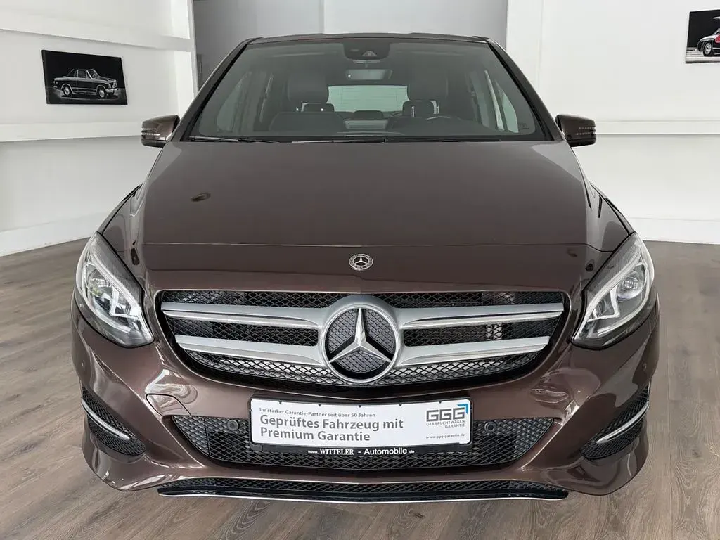 Gebraucht Mercedes B220 Urban 177 PS (130 kW) 2017 Braun Kleinwagen