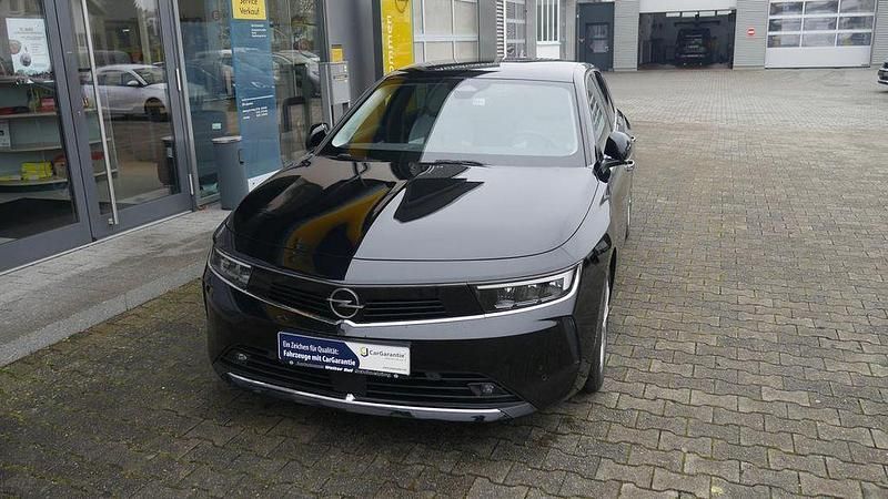 Gebraucht Opel Astra Elegance 131 PS (96 kW) 2023 Schwarzmetallic Limousine