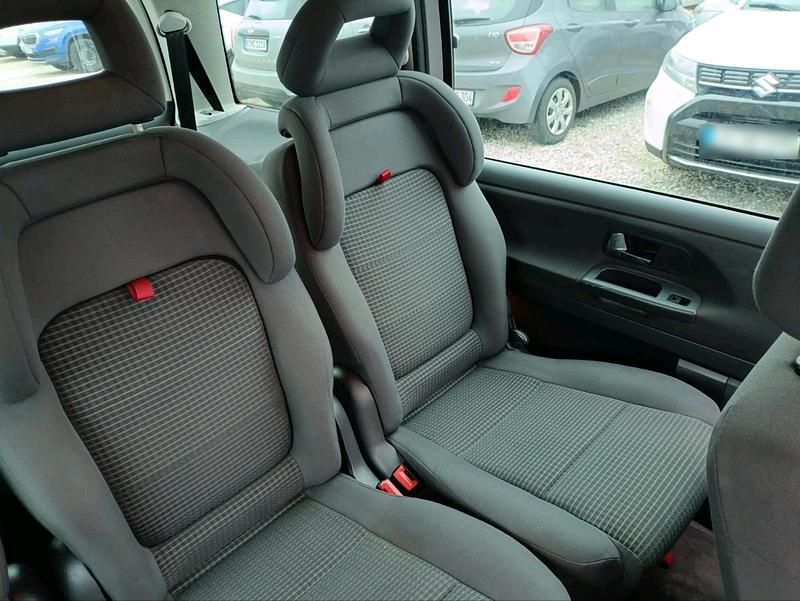 Second-hand VW Sharan 150 CP (110 kW) 2002 Argintiu Monovolum