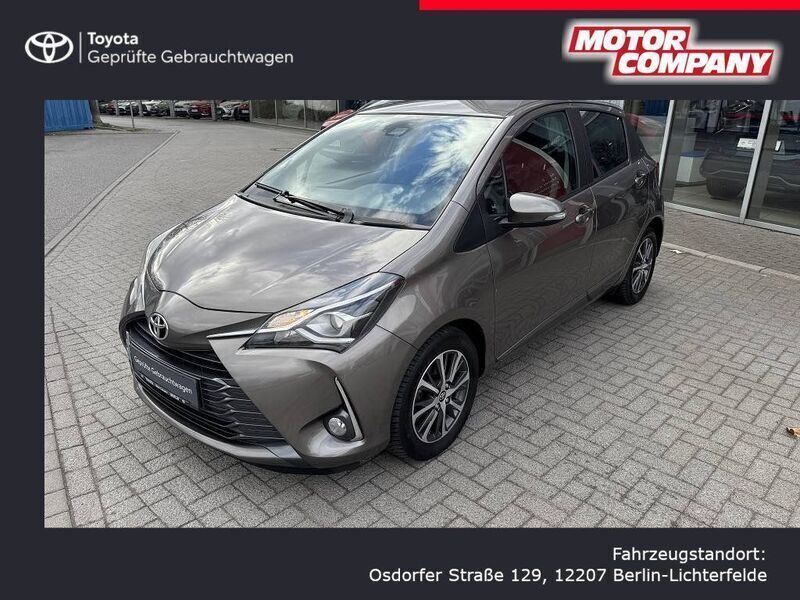 Platinumbronze metallic Gebraucht 2019 Toyota Yaris Basis Limousine | 12.990 € (Teuer) - Bild 1/4