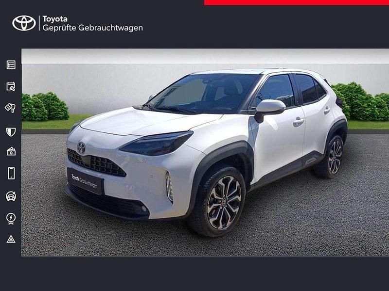 Super white 2 Gebraucht 2022 Toyota Yaris Cross Team SUV | 23.620 € (Fairer Preis) - Bild 1/4