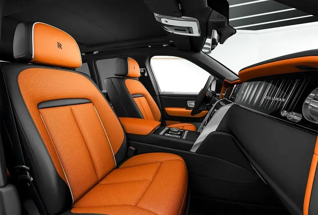 Neu Rolls Royce Cullinan 544 PS (400 kW) 2026 Schwarz SUV