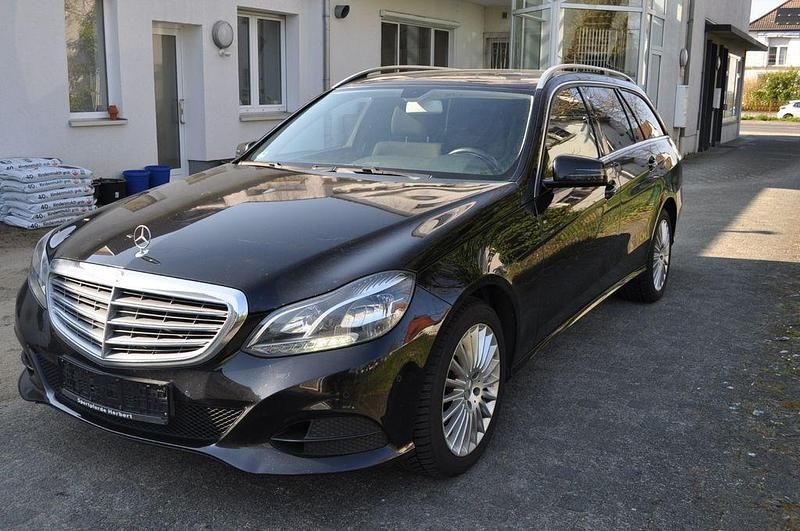 Gebraucht Mercedes E350 258 PS (189 kW) 2014 Schwarz Limousine