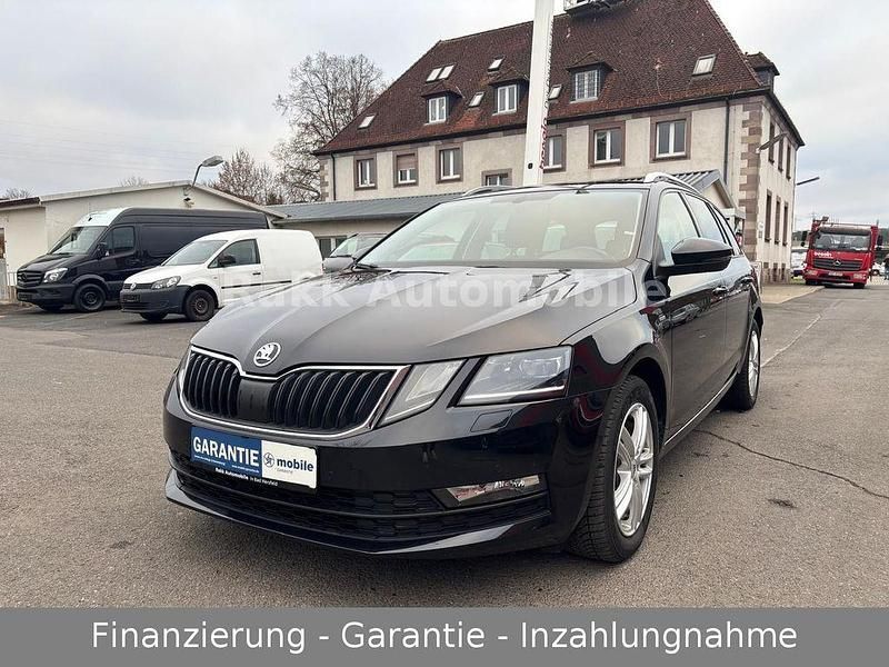 Schwarz Gebraucht 2017 Skoda Octavia Drive Kombi | 17.400 € (Teuer) - Bild 1/4