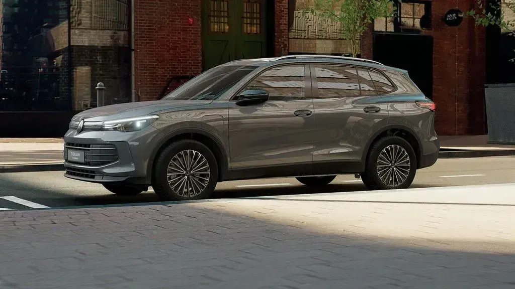 Neu VW Tiguan Life 150 PS (110 kW) 2026 Grau SUV