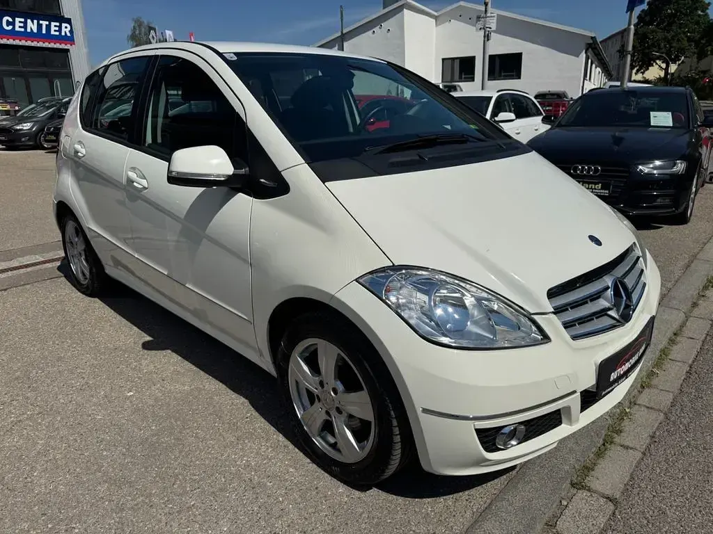 Gebraucht Mercedes A180 109 PS (80 kW) 2009 Weiß Limousine