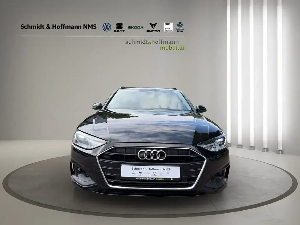 Gebraucht Audi A4 150 PS (110 kW) 2022 Mythosschwarz Kombi