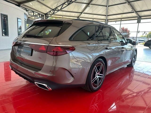 Gebraucht Mercedes E300 AMG 313 PS (230 kW) 2024 Braun Limousine