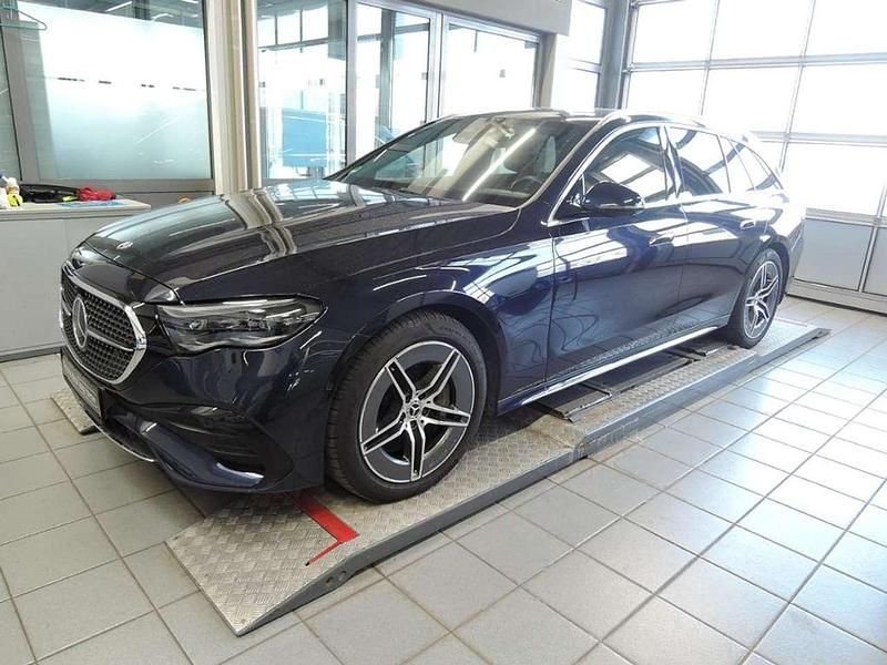 Gebraucht Mercedes E450 AMG 367 PS (269 kW) 2024 Metalliclack nautikblau Kombi