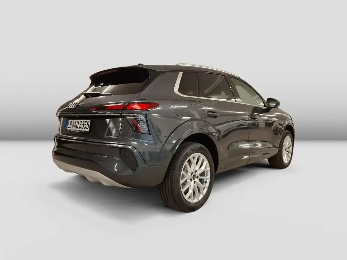 Gebraucht Audi Q3 Ambiente 150 PS (110 kW) 2026 Tamboragrau metallic SUV
