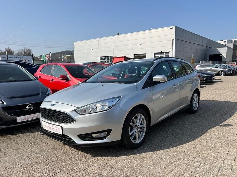 Gebraucht Ford Focus Business Edition 125 PS (91 kW) 2015 Silber Limousine