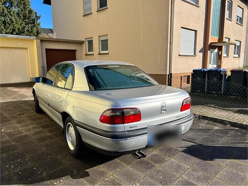 Gebraucht Opel Omega 170 PS (125 kW) 1999 Silber Limousine