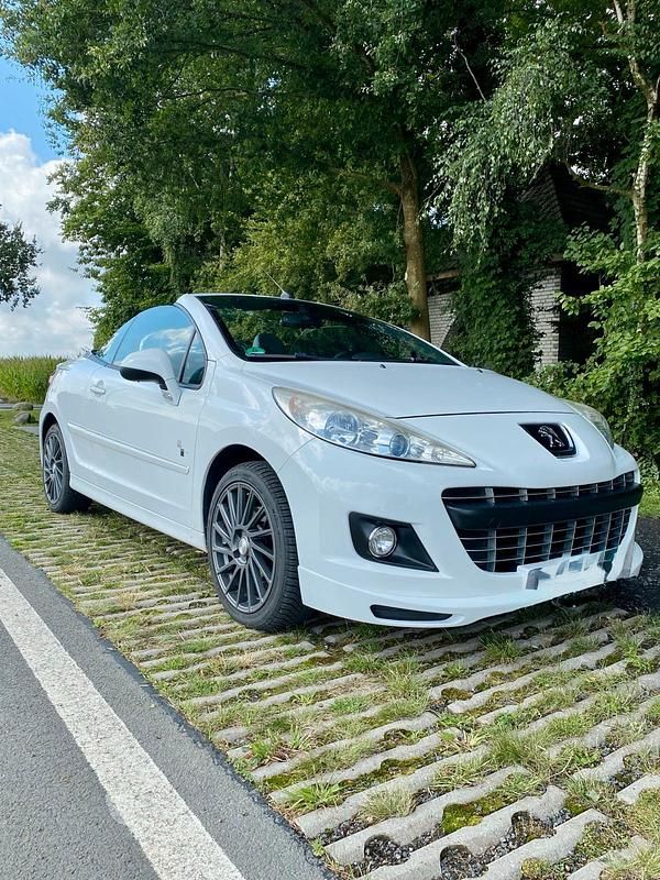 Weiß Gebraucht 2012 Peugeot 207 CC Cabrio | 3.500 € - Bild 1/4