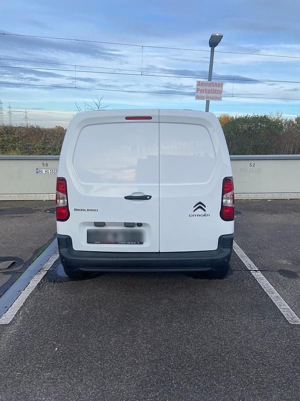 Weiß Gebraucht 2022 Citroën Berlingo Van / Kleinbus | 13.350 € (Superpreis) - Bild 1/4