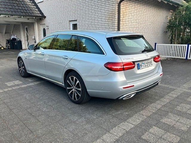 Gebraucht Mercedes E300 Avantgarde 194 PS (142 kW) 2019 Silber Kombi