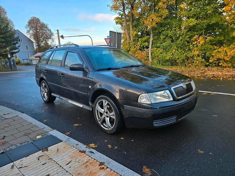 Schwarz Gebraucht 2004 Skoda Octavia Kombi | 1.699 € (Fairer Preis) - Bild 1/4