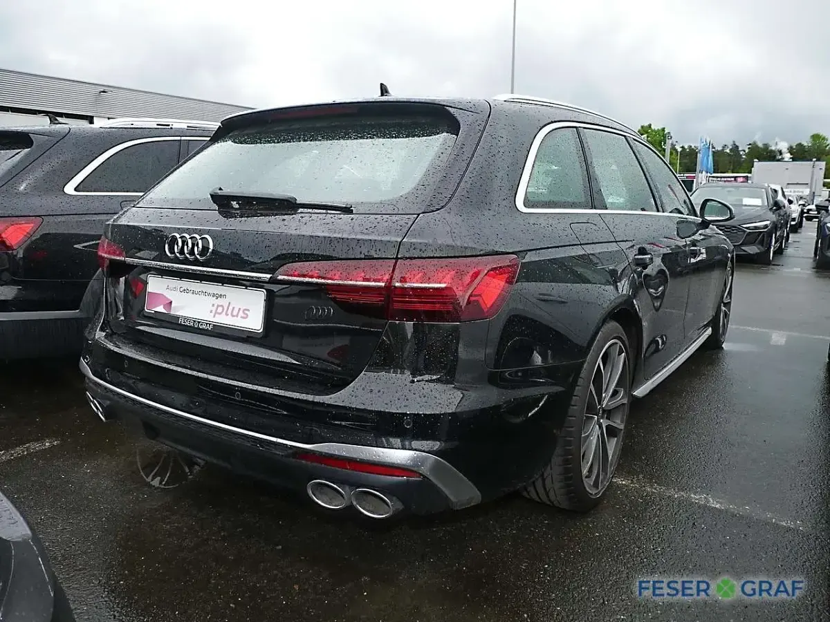 Używany Audi S4 Design 341 KM (250 kW) 2022 Czarny Kombi