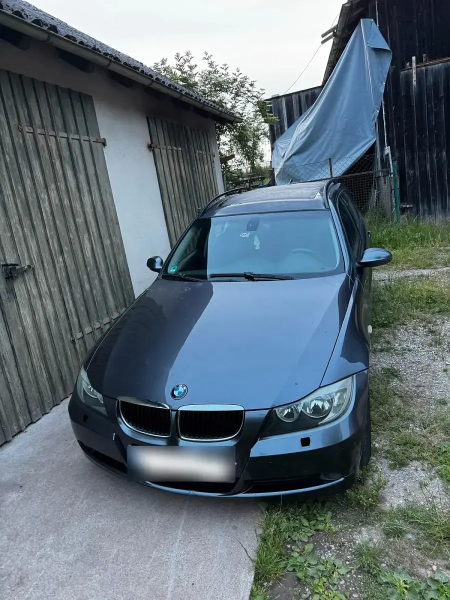 Gebraucht BMW 318 143 PS (105 kW) 2008 Grau Kombi