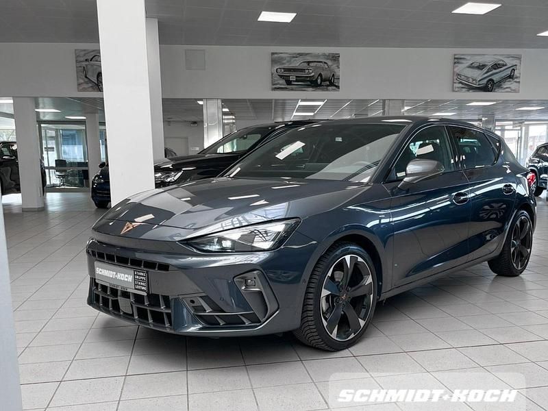 Usata Cupra Leon 150 CV (110 kW) 2025 Verde Berlina