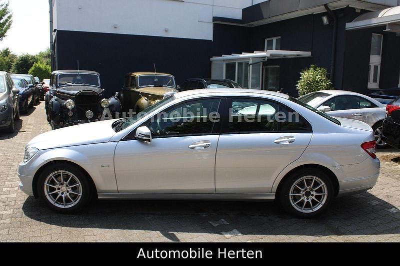 Gebraucht Mercedes C180 156 PS (114 kW) 2009 Iridiumsilber  metalliclack Limousine