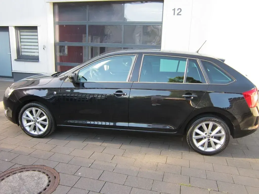 Gebraucht Skoda Rapid Drive 105 PS (77 kW) 2014 Schwarz Kleinwagen