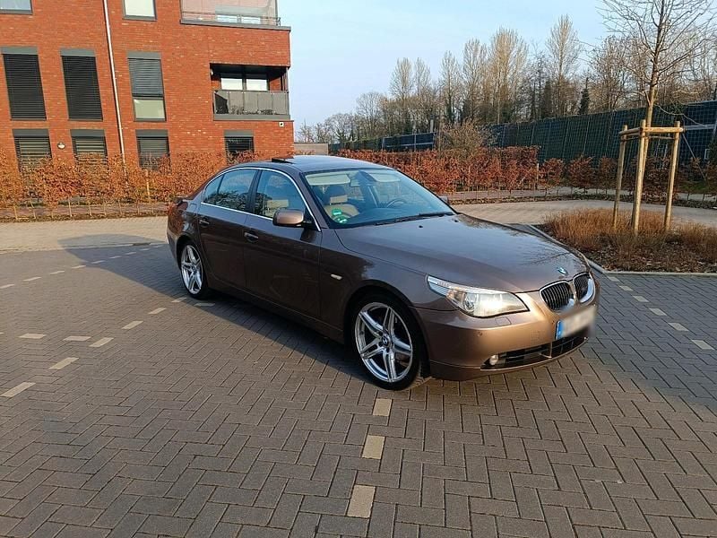 Gebraucht BMW 525 218 PS (160 kW) 2006 Braun Limousine