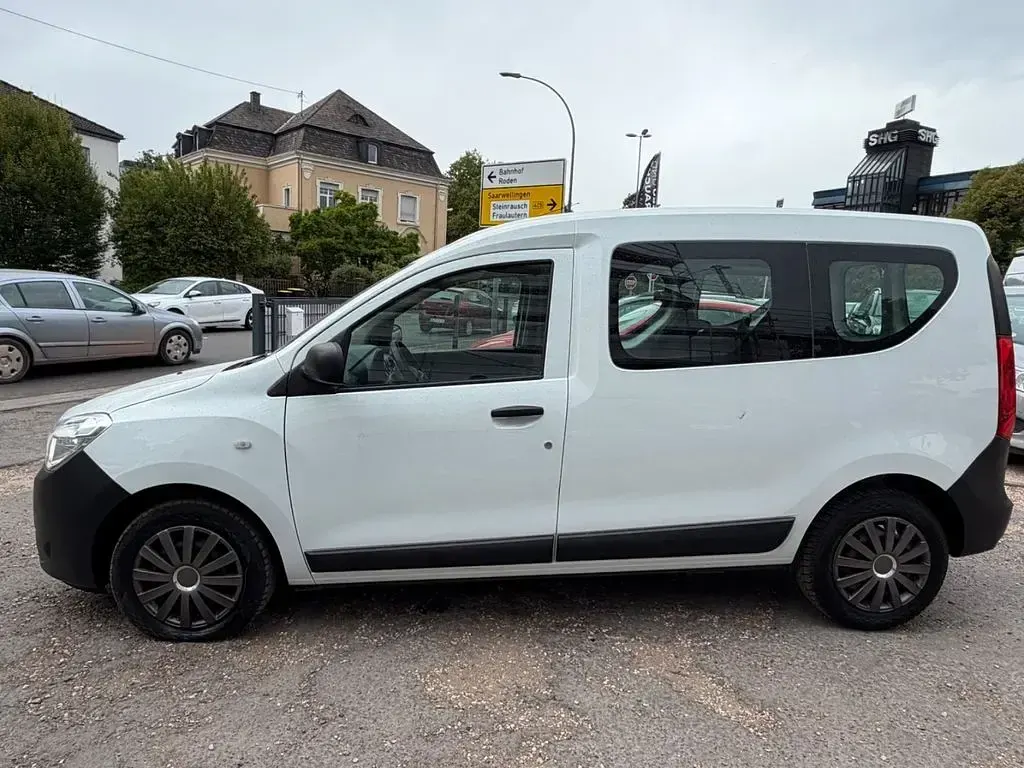 Gebraucht Dacia Dokker Comfort 95 PS (69 kW) 2019 Weiß Van / Kleinbus