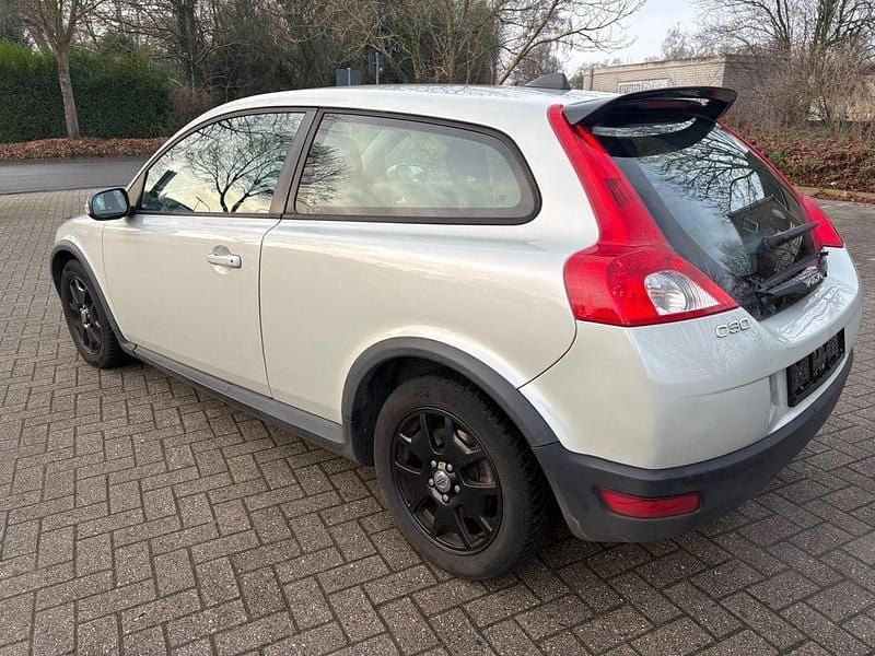 Gebraucht Volvo C30 Momentum 125 PS (91 kW) 2008 Weiß Kleinwagen