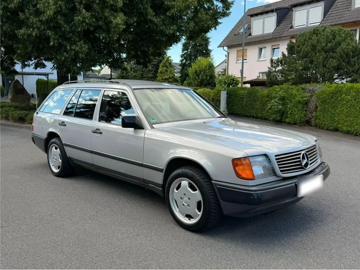 Gebraucht Mercedes E300 179 PS (131 kW) 1987 Silber Kombi