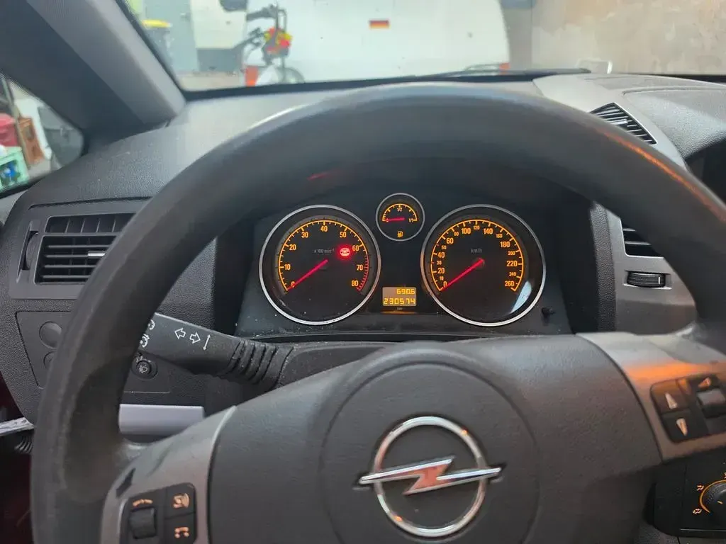 Gebraucht Opel Zafira 140 PS (102 kW) 2005 Rot Van / Kleinbus