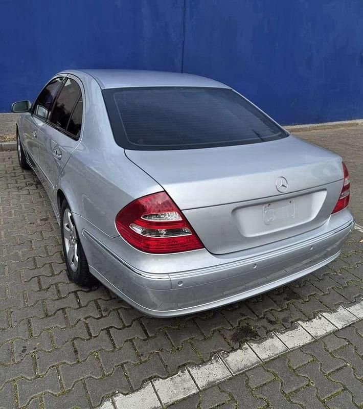 Gebraucht Mercedes E200 163 PS (119 kW) 2005 Limousine